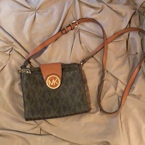 Micheal Kors crossbody